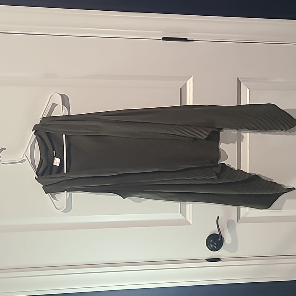 Green sleevless tunic